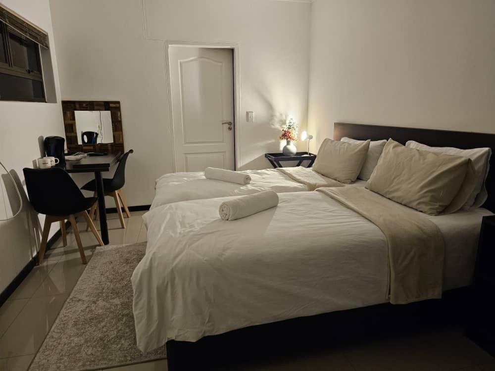 Carlo'S Boutique Guesthouse 월브스베이 외부 사진